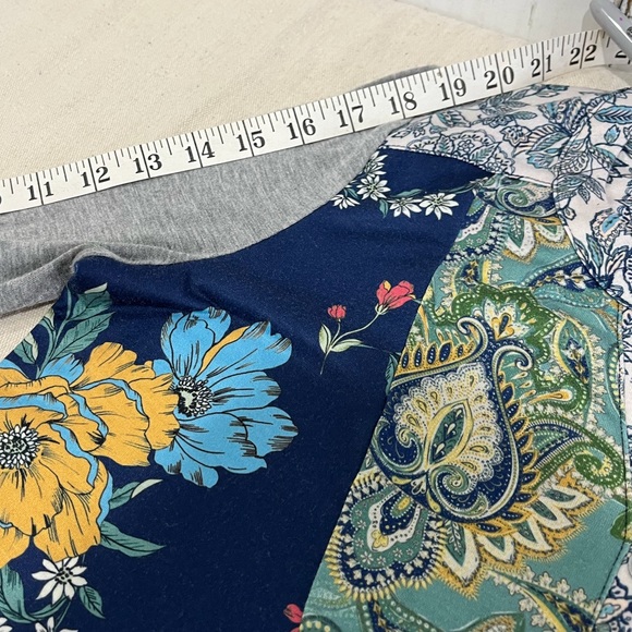 One World Blue Vibrant Floral Quarter-length Sleeve, Sz. S - Picture 13 of 16